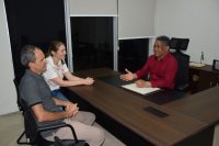 Prefeita Gislaine Lebrinha Recebe Visita do Secretario de Educação do Estado