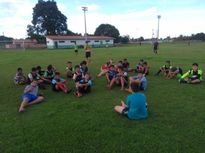 Escolinha de futebol municipal inicia trabalhos