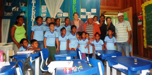 Comunidades Ribeirinhas recebem visita da Prefeita Gislaine Lebrinha.